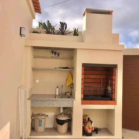 Semesterbostad Zeca Holidays -atalaia Fall Mezanine Com Ar Cond Lourinhã